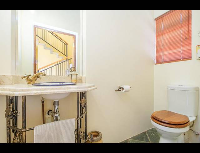 6 BEDROOM HOUSE FOR SALE IN RUIMSIG